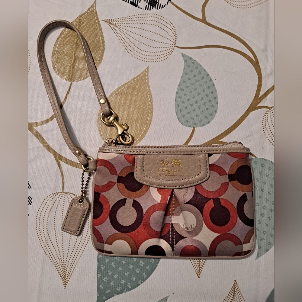 Coach Signature Logo Cream & Burgundy Small Zippered Wristlet Clutch